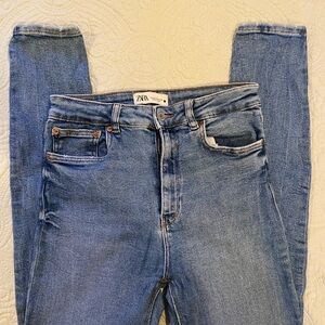 Zara Women's Light Blue Skinny Jeans